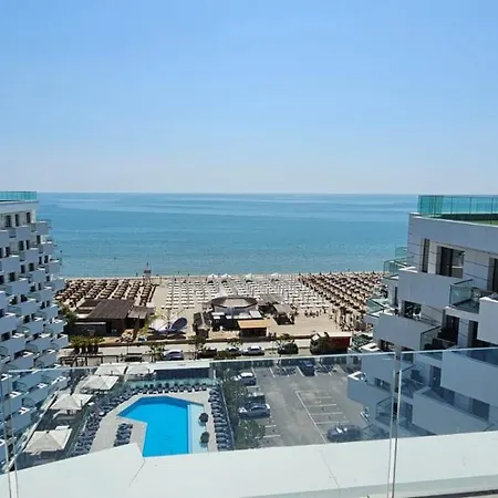 Infinity Roof Pool & Apartamento Năvodari