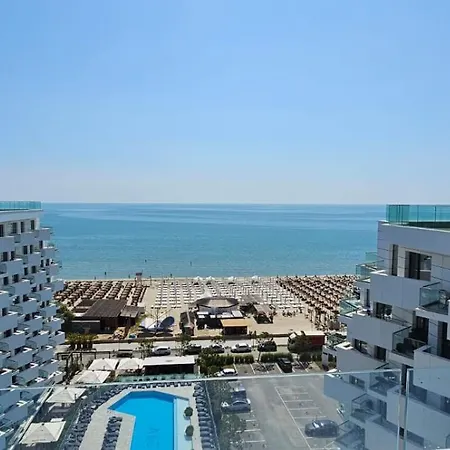 Infinity Roof Pool & Năvodari