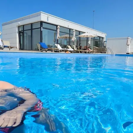 Infinity Roof Pool &