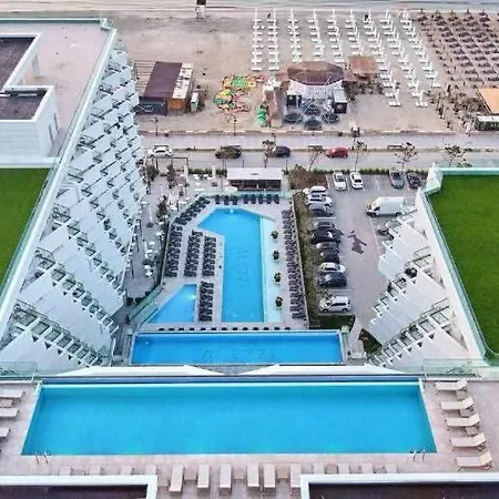 Infinity Roof Pool & * Năvodari